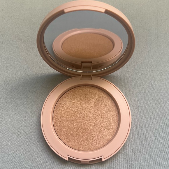 Ilia Sunshift Cream Bronzer in Ray - Picture 2 of 6